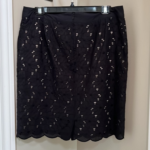 Skirt and top set. Black cotton with cream underlay. - Picture 2 of 7